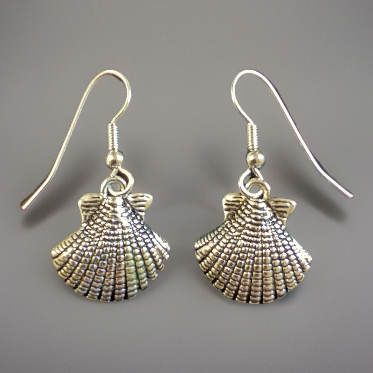 Edco Mini Sea Shell Shaped Drop Earrings Pierced Silvertone Pierced Beach Ocean